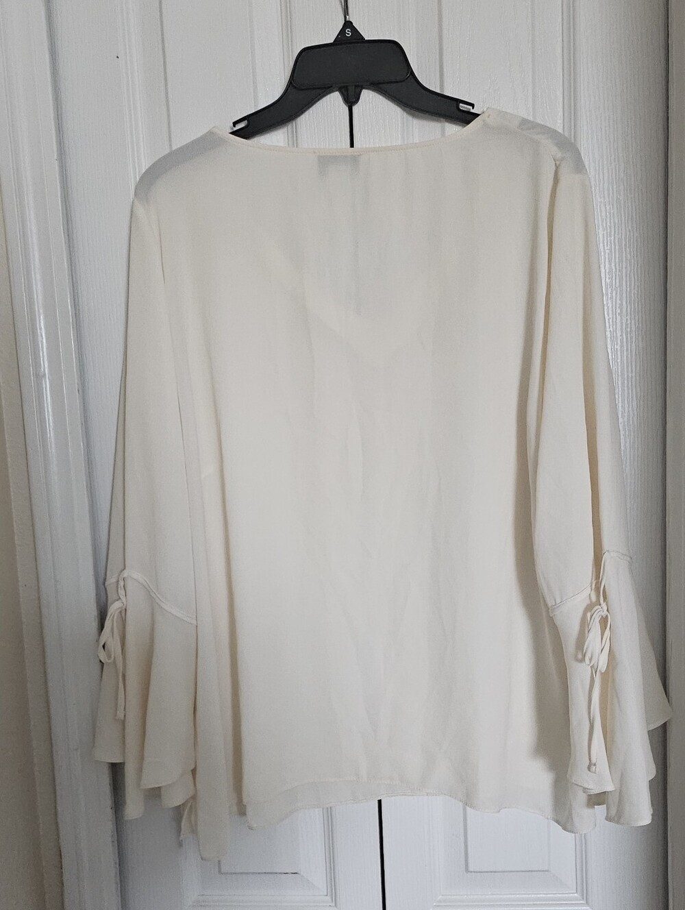 NWT Jaclyn Smith Women XXL Ivory Bell Sleeve V-Neck Blouse Flowy Boho Top - Picture 6 of 7